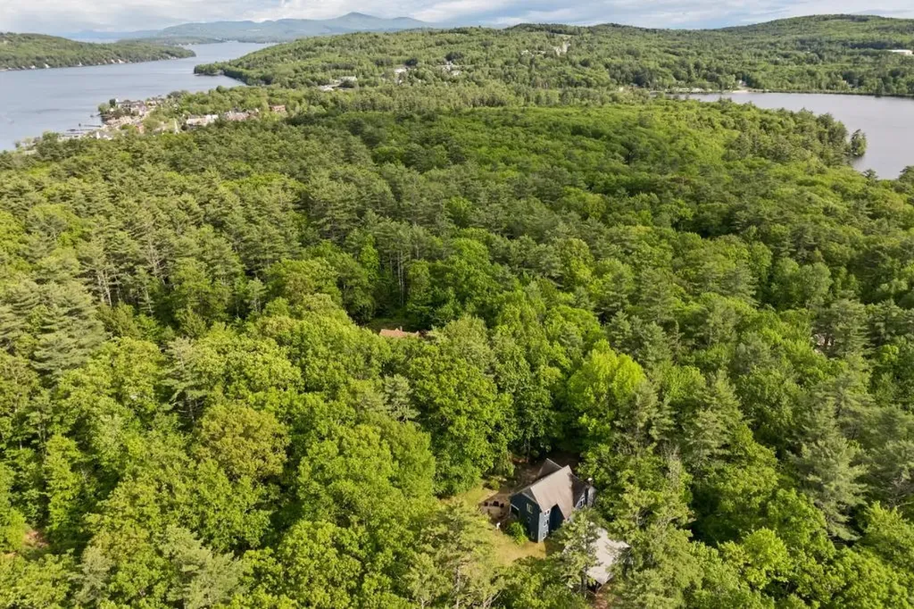 11 Bonney Shores Road Meredith NH 03253
