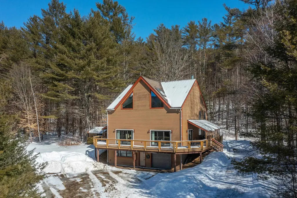 98 Gleason Farm Lane Jamaica VT 05343