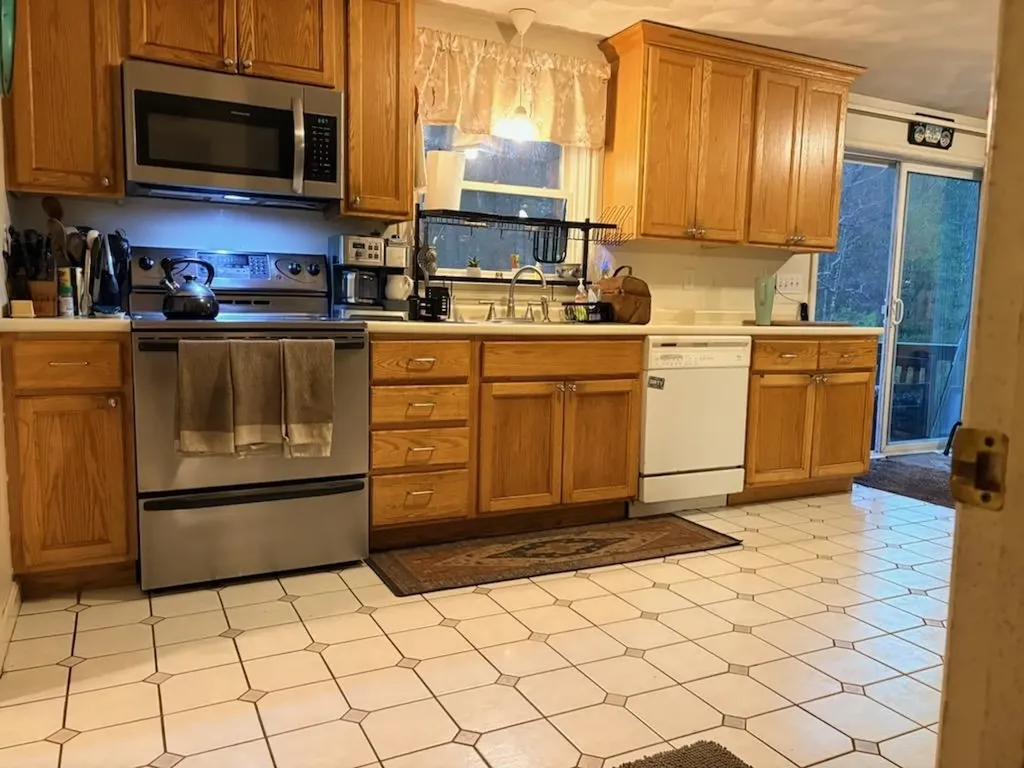 7 Chapman Way Exeter NH 03833