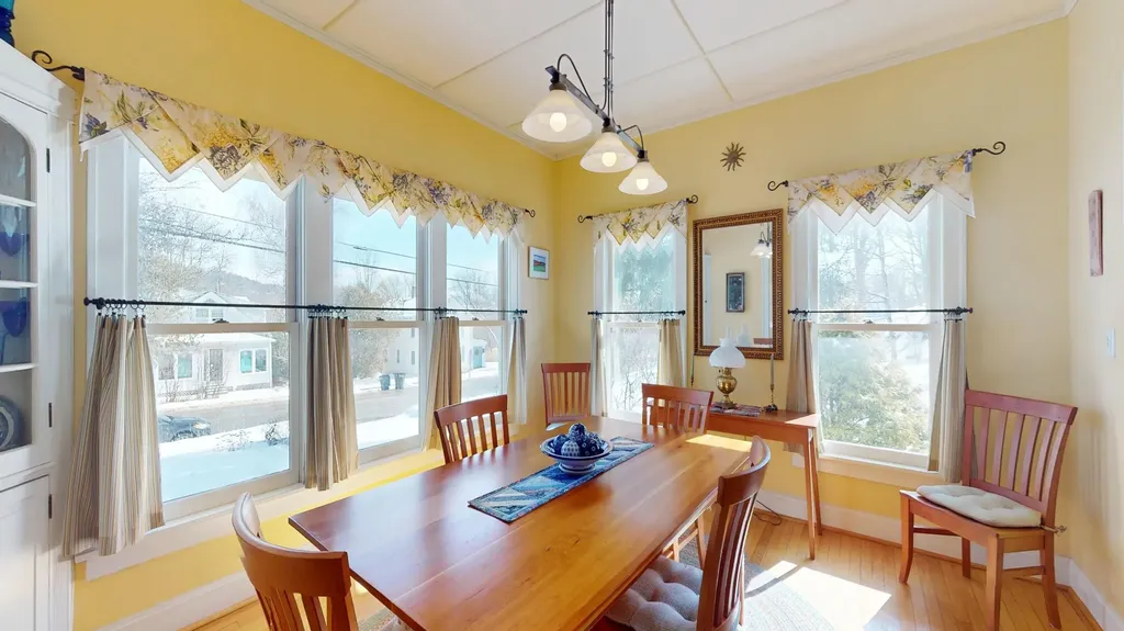 371 Weybridge Street Middlebury VT 05753