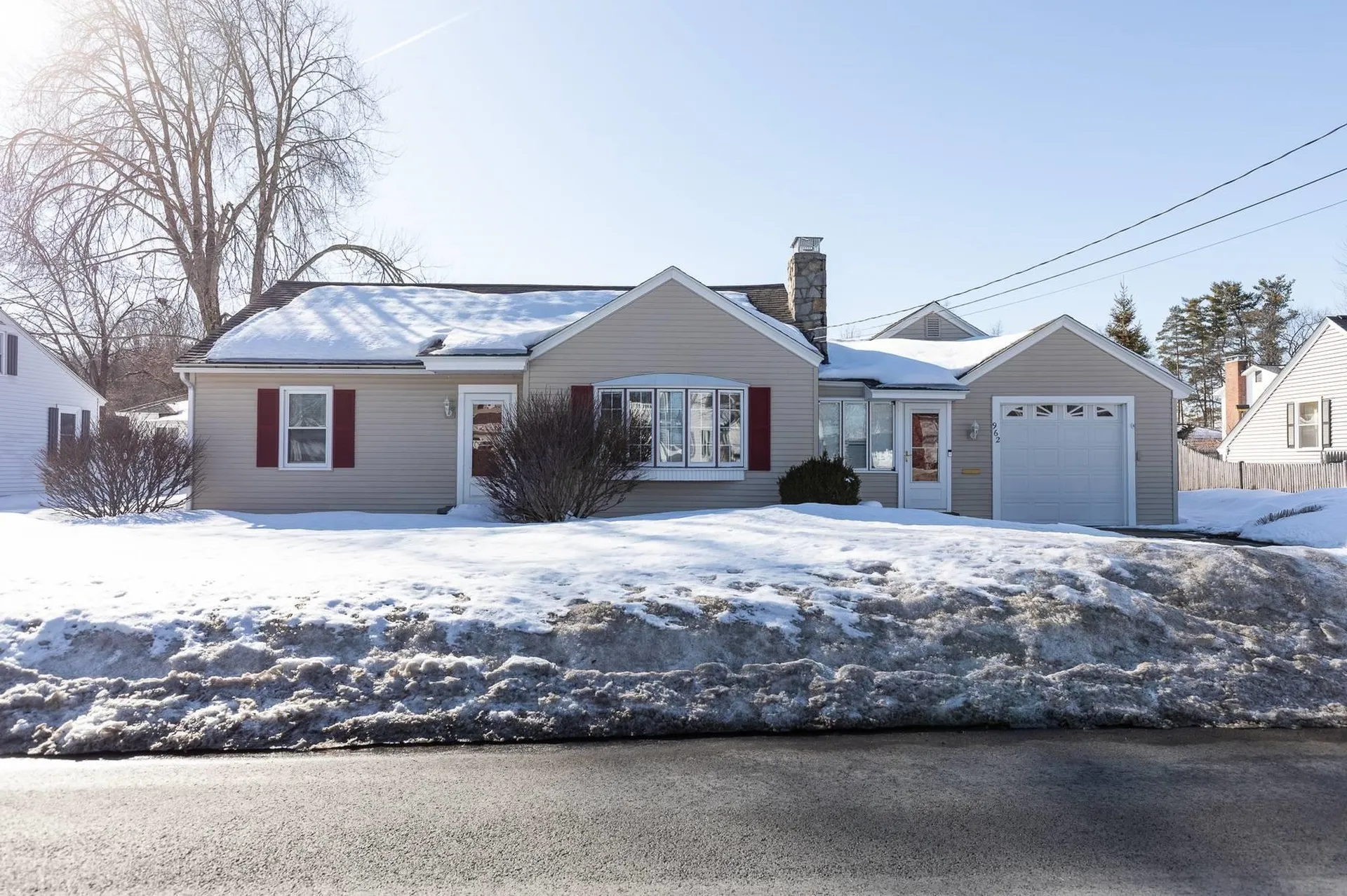 Manchester NH, 962 Montgomery Street