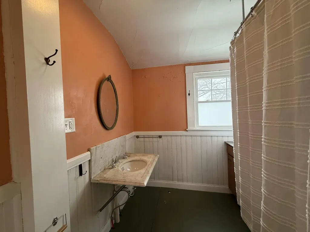 278 Us Route 4 Enfield NH 03748
