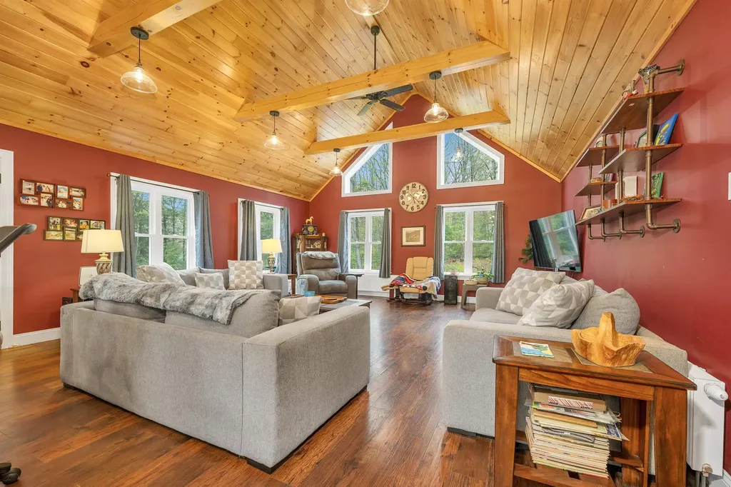 29 Reservoir Heights Road Plymouth NH 03264