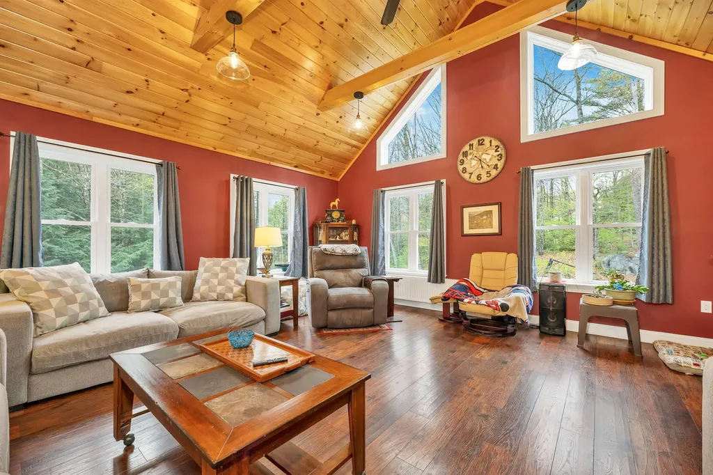 29 Reservoir Heights Road Plymouth NH 03264