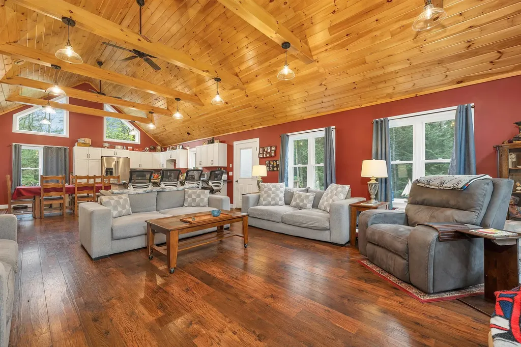 29 Reservoir Heights Road Plymouth NH 03264