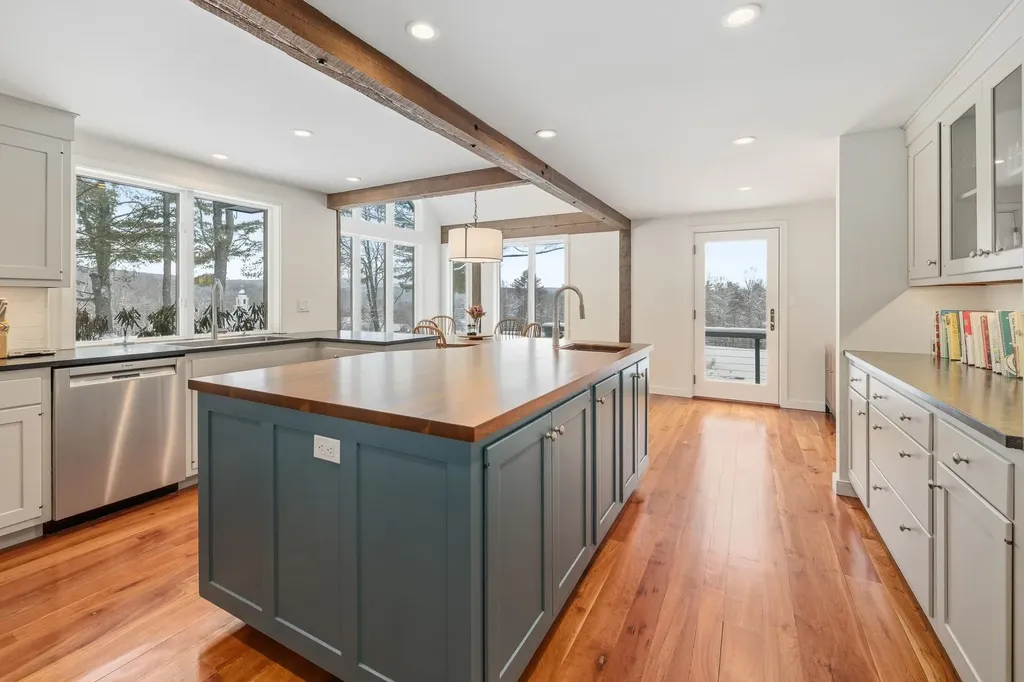 8 Parade Ground Road Hanover NH 03750