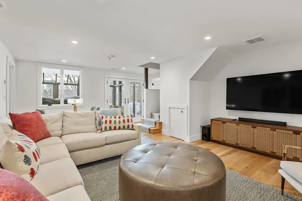 8 Parade Ground Road Hanover NH 03750