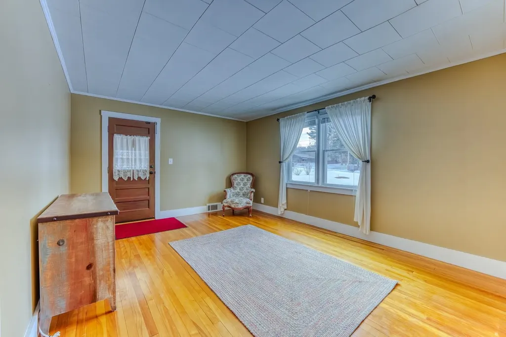 166 Bethlehem Road Littleton NH 03561