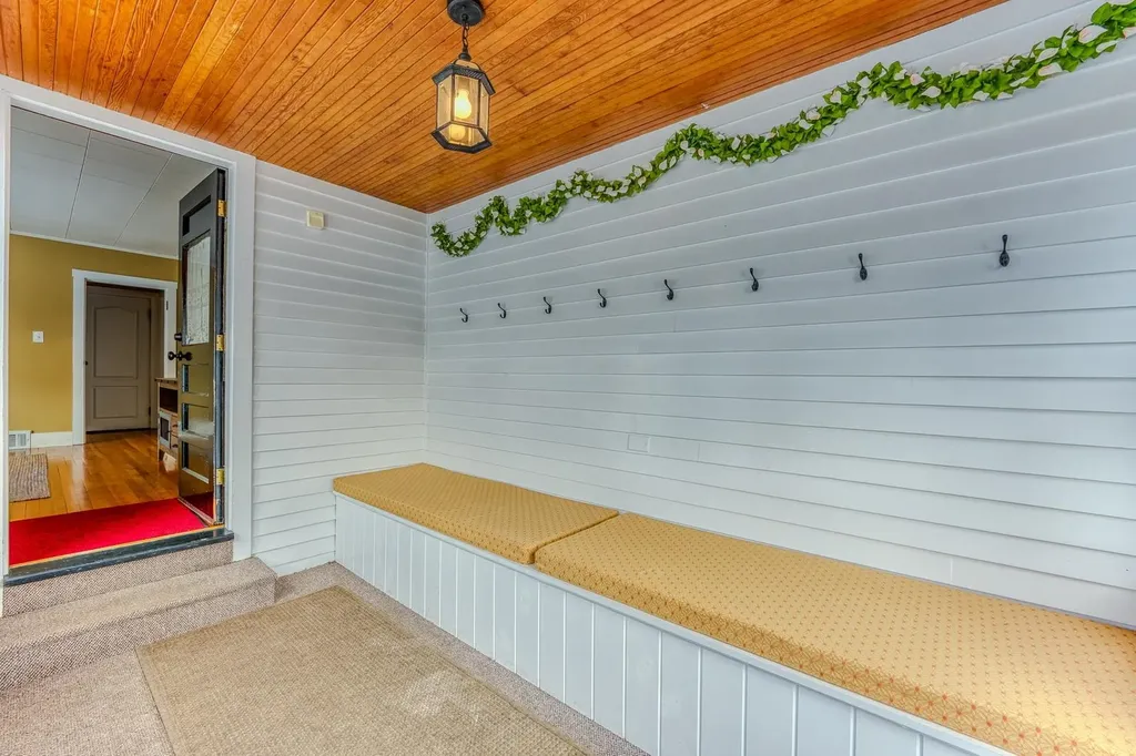 166 Bethlehem Road Littleton NH 03561