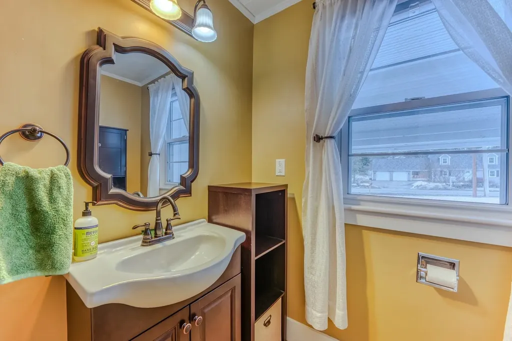 166 Bethlehem Road Littleton NH 03561