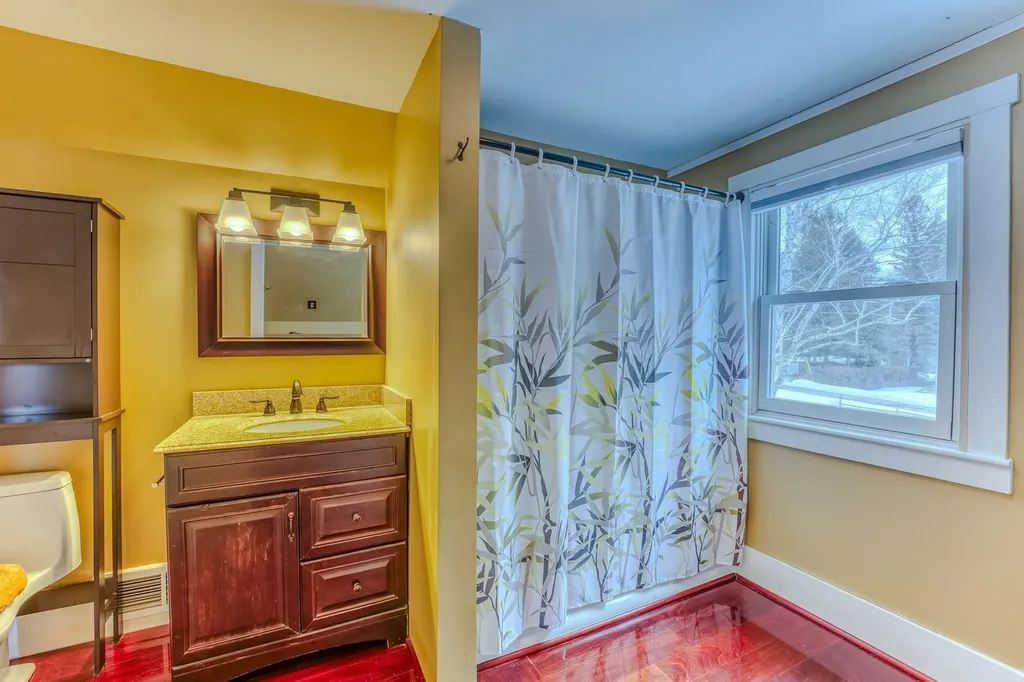 166 Bethlehem Road Littleton NH 03561