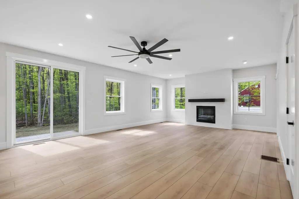 5 Highland Avenue Salem NH 03079