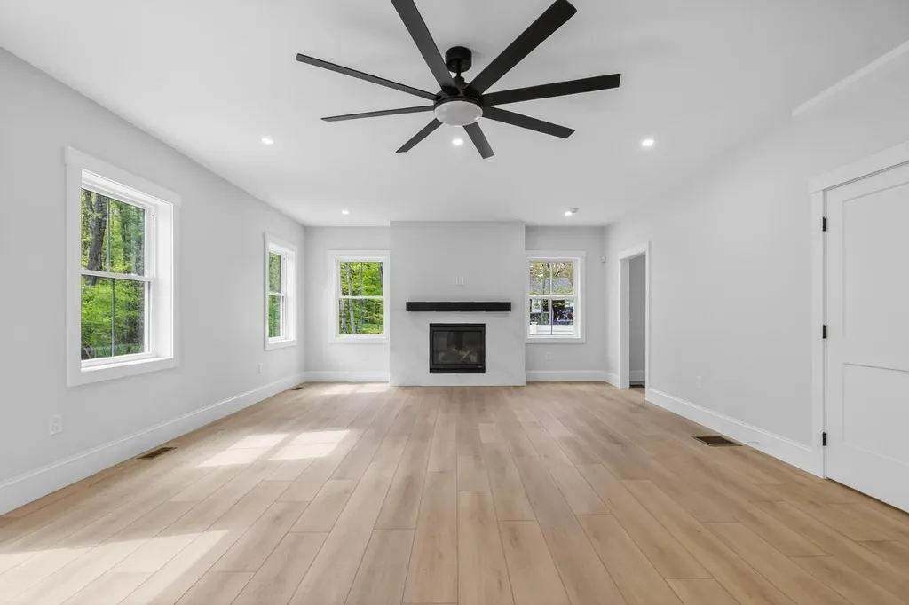 5 Highland Avenue Salem NH 03079