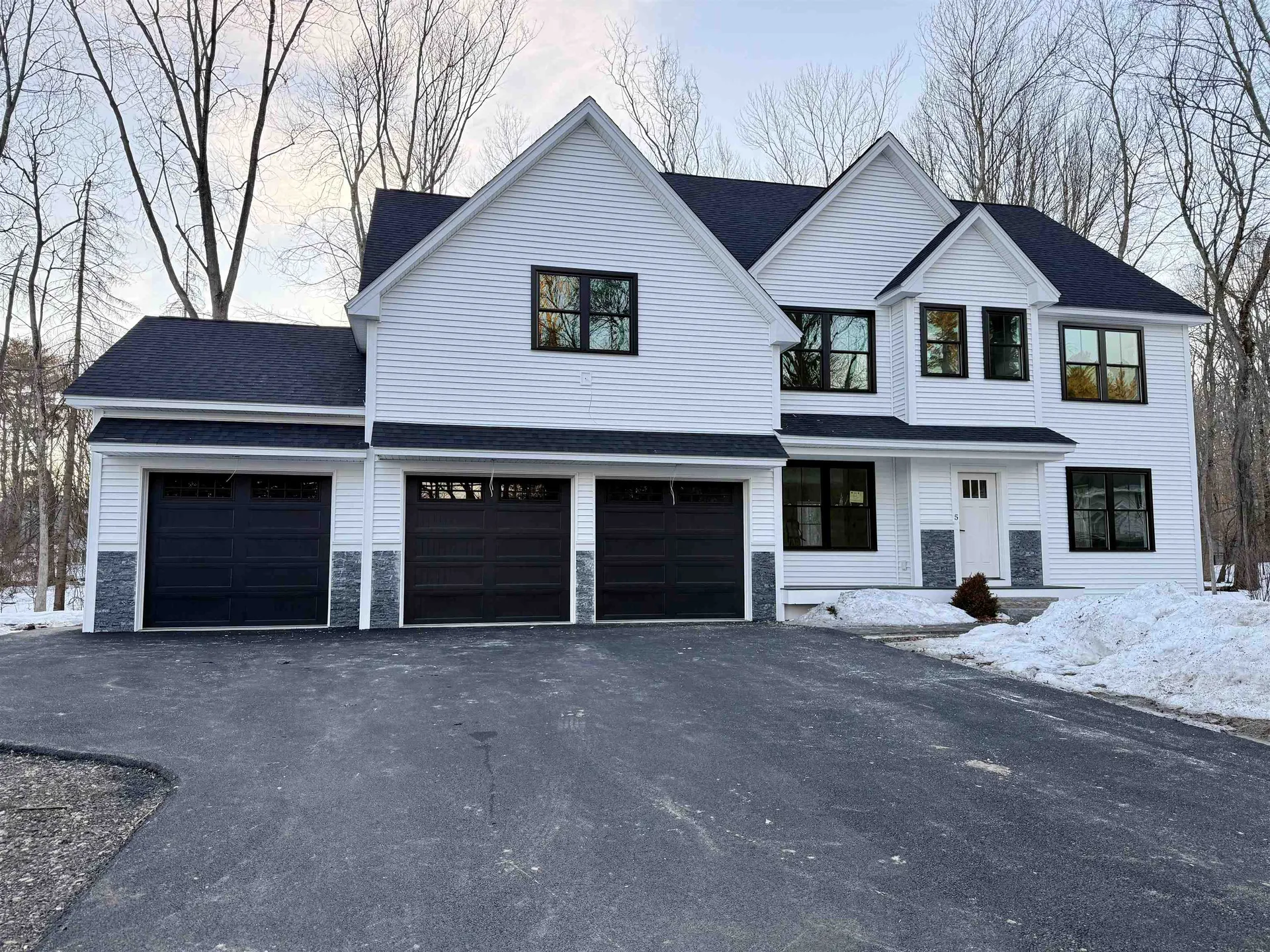 5 Highland Avenue Salem NH 03079