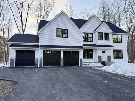 5 Highland Avenue Salem NH 03079