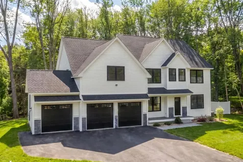 5 Highland Avenue Salem NH 03079