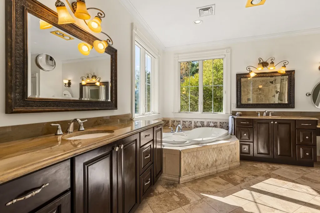 7 Fancy Hill Madbury NH 03823