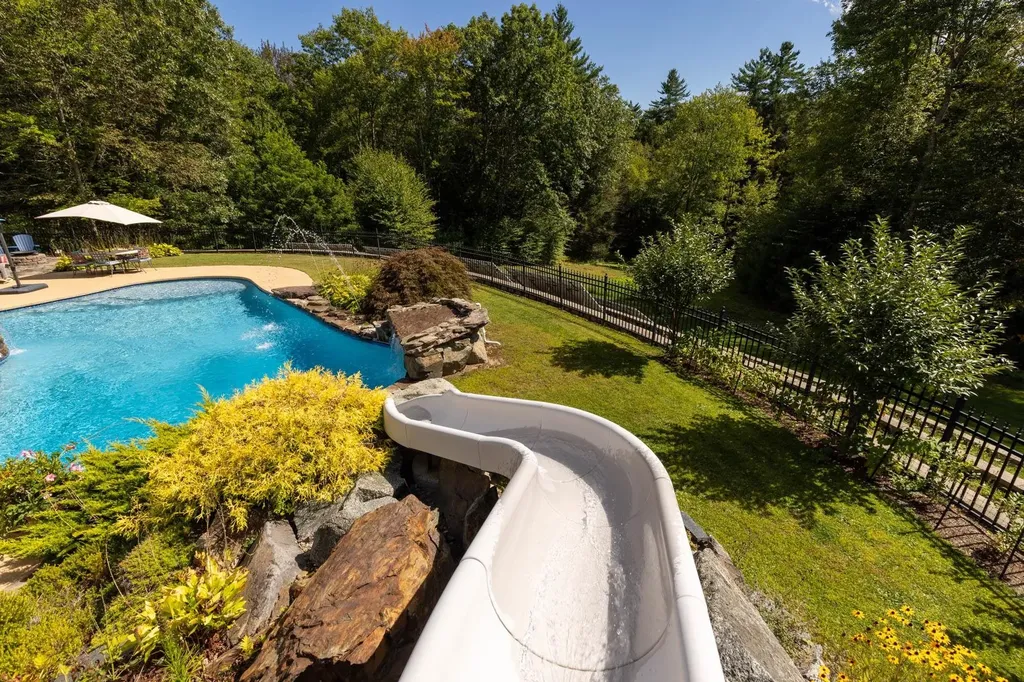 7 Fancy Hill Madbury NH 03823