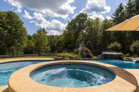 7 Fancy Hill Madbury NH 03823