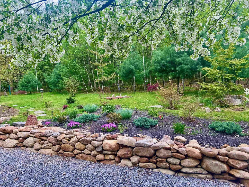 1481 Bennington Road Francestown NH 03043