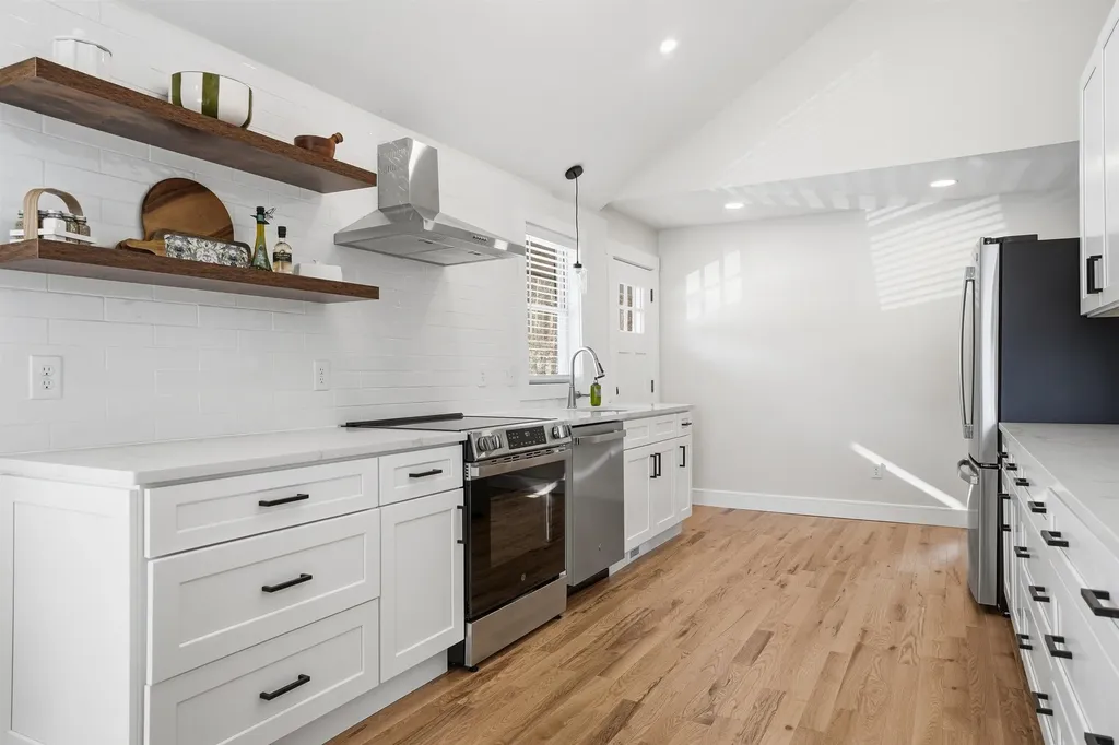 50 Cobbetts Pond Road Windham NH 03087