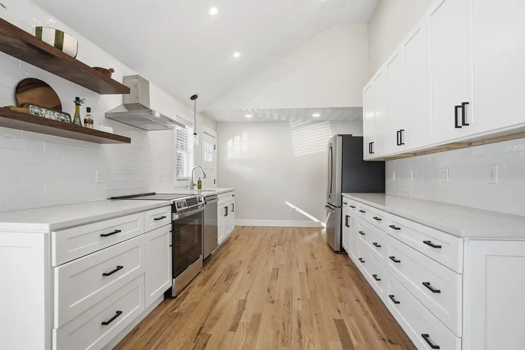 50 Cobbetts Pond Road Windham NH 03087