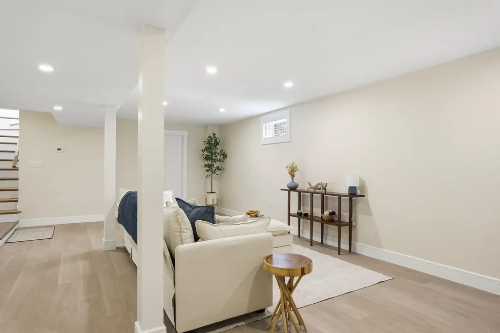 50 Cobbetts Pond Road Windham NH 03087