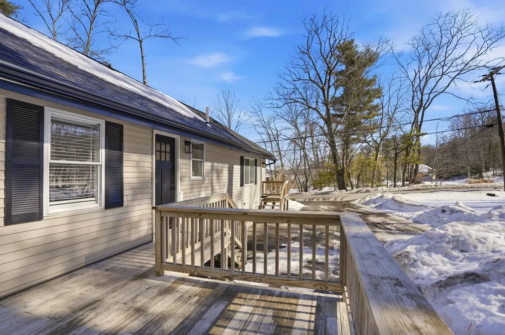 50 Cobbetts Pond Road Windham NH 03087