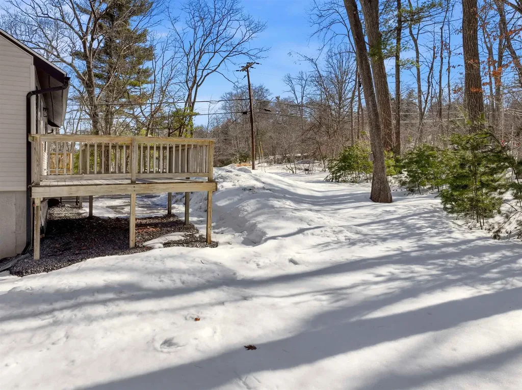 50 Cobbetts Pond Road Windham NH 03087