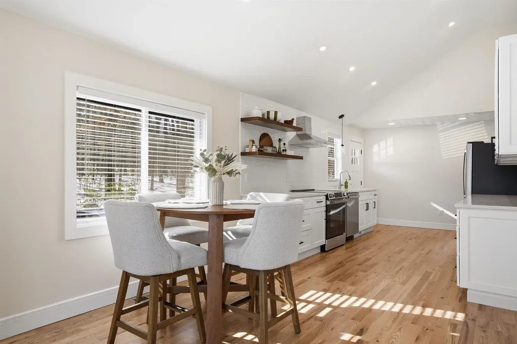 50 Cobbetts Pond Road Windham NH 03087