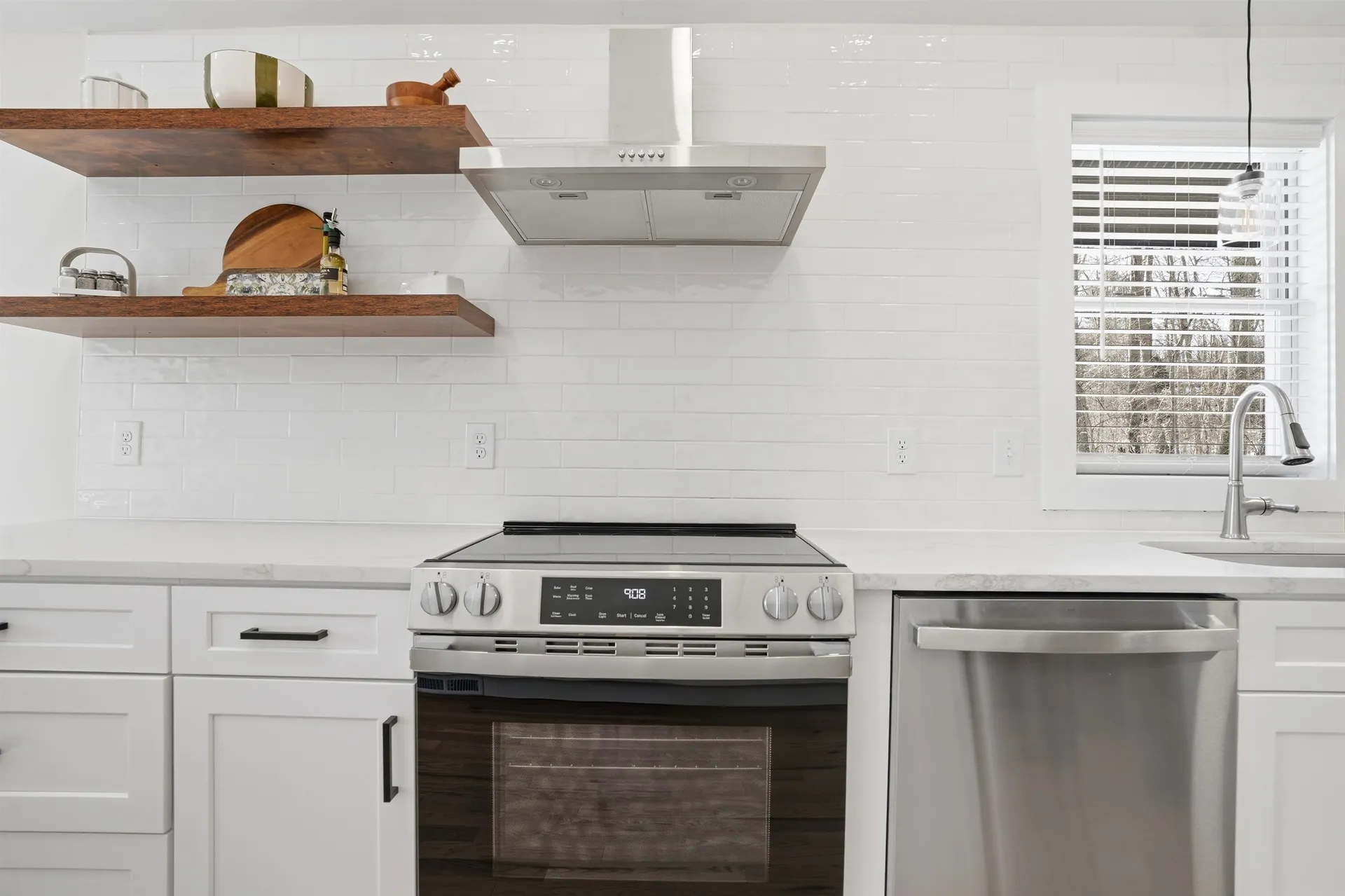 50 Cobbetts Pond Road Windham NH 03087