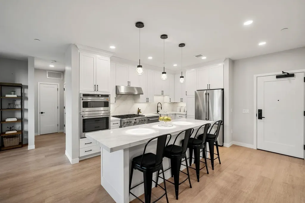 18 Artisan Drive Salem NH 03079