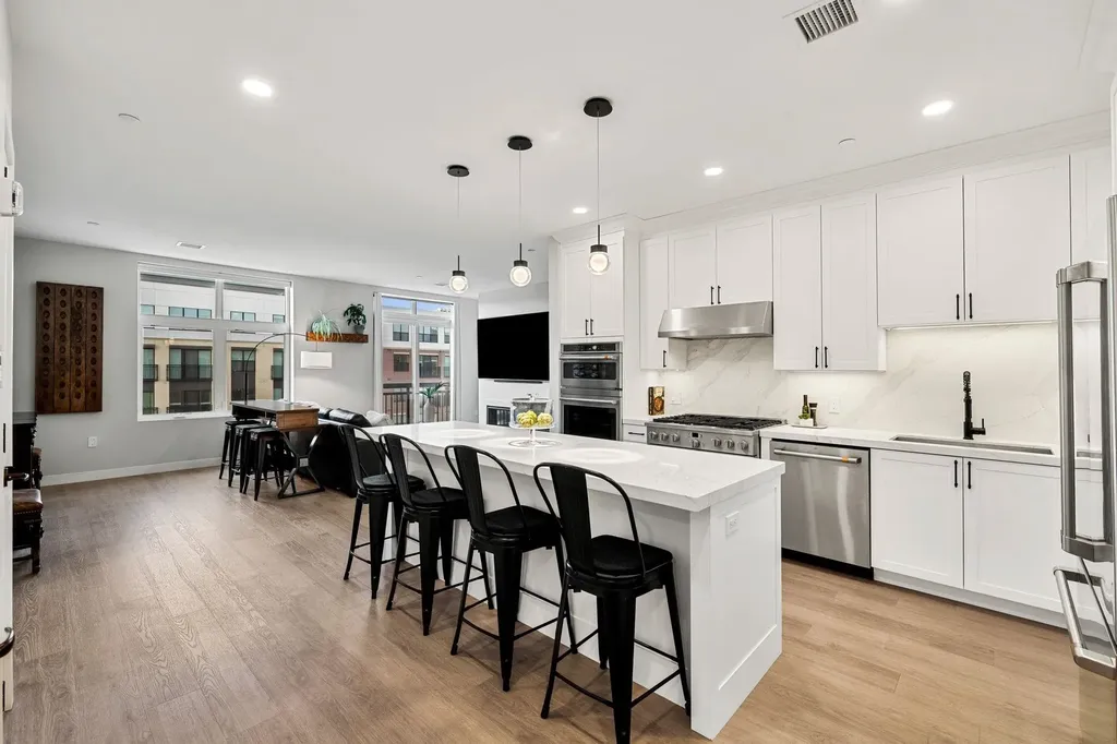 18 Artisan Drive Salem NH 03079