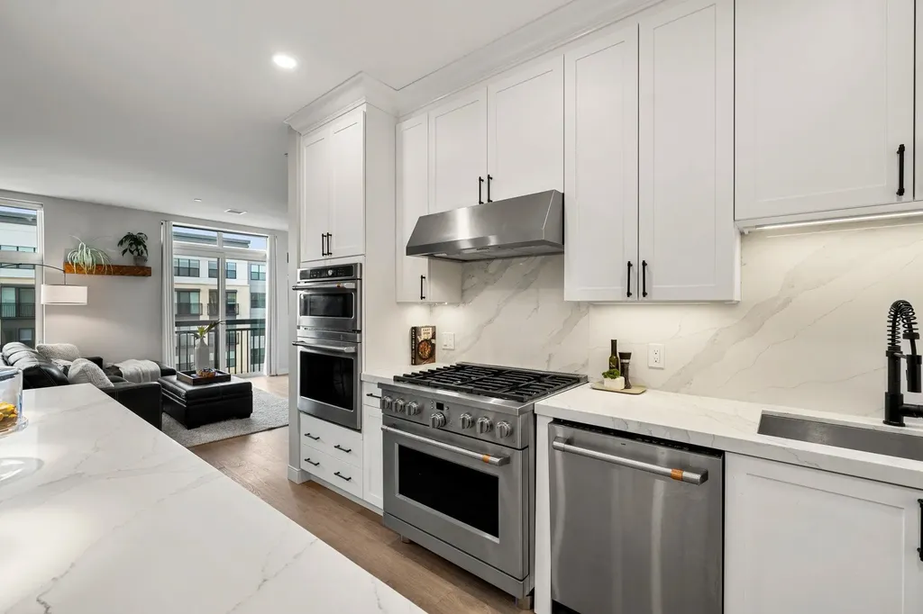 18 Artisan Drive Salem NH 03079