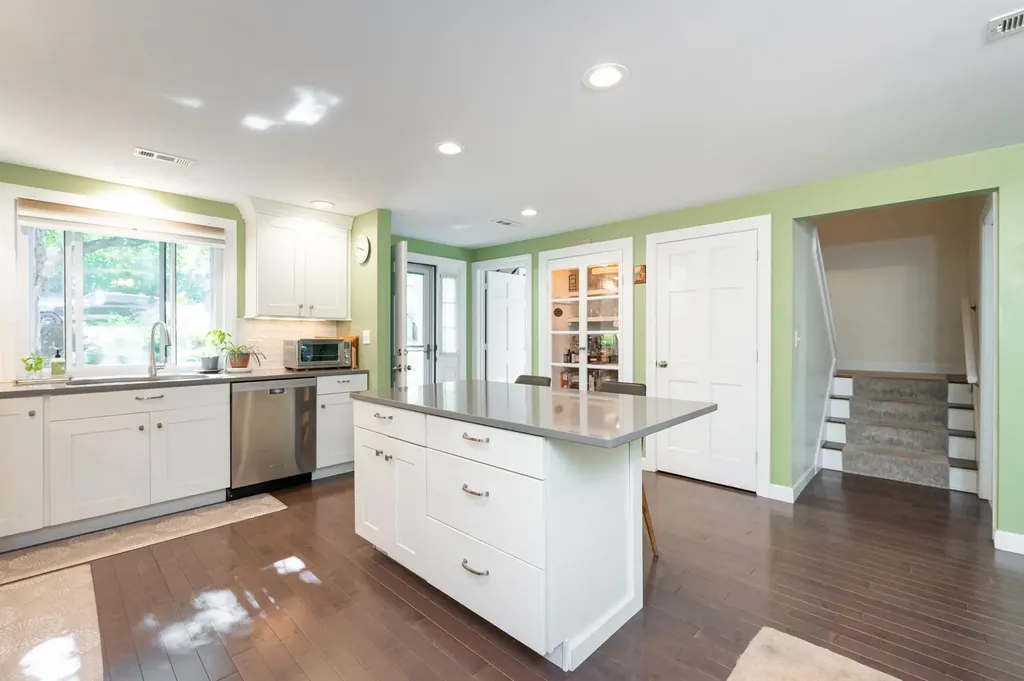 135 Amherst Street Amherst NH 03031