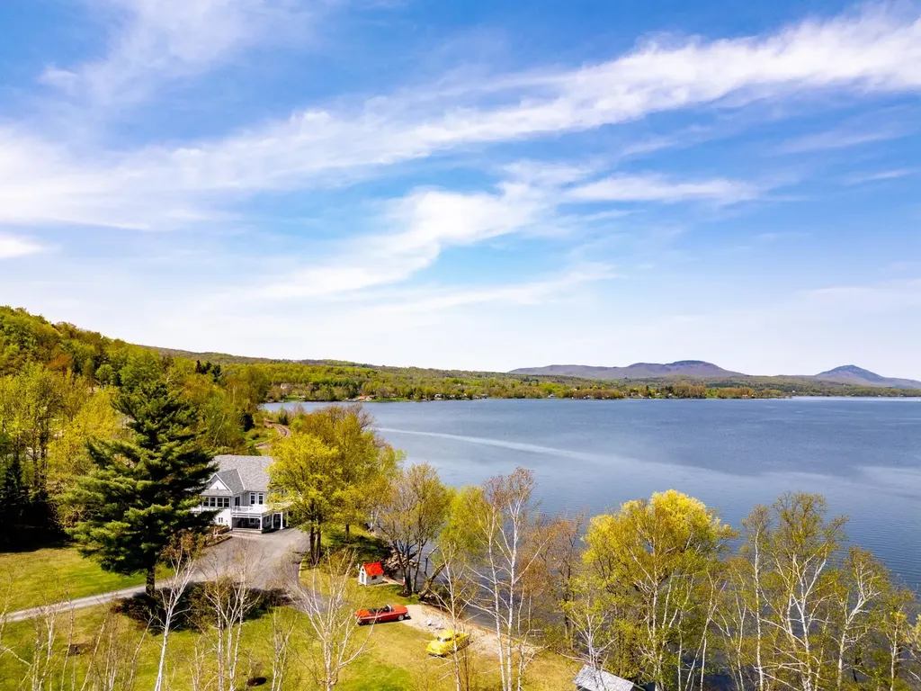 57A Farrants Point Newport City VT 05855
