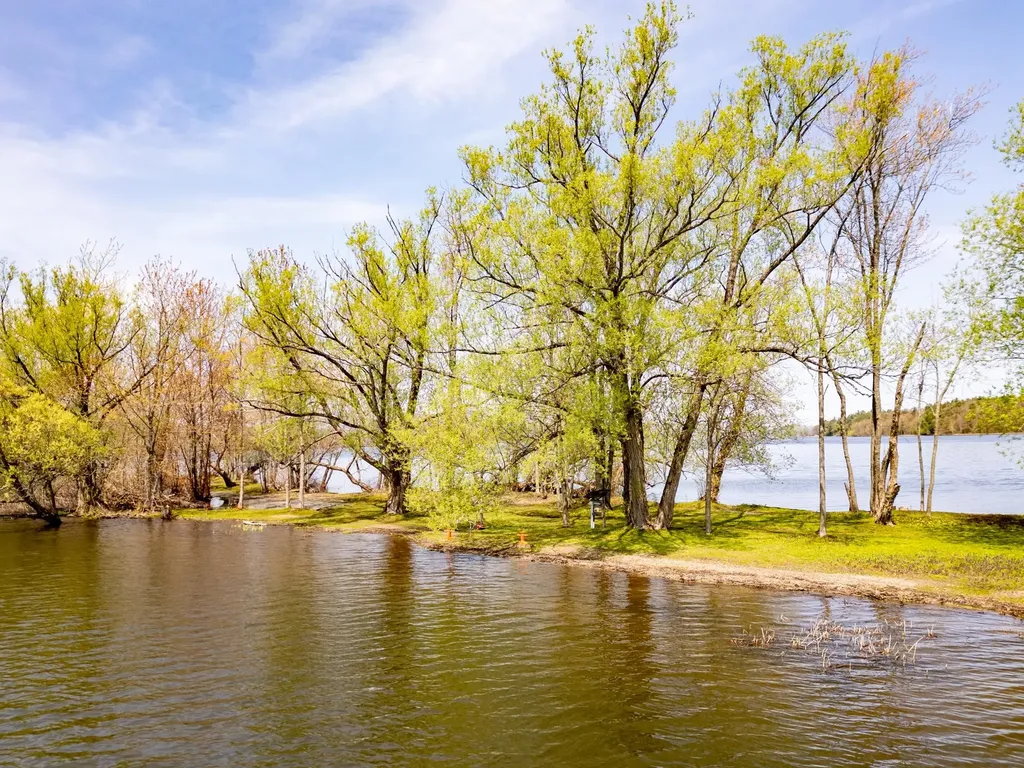 57A Farrants Point Newport City VT 05855