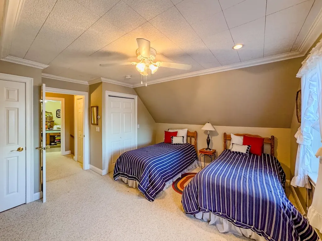 57A Farrants Point Newport City VT 05855