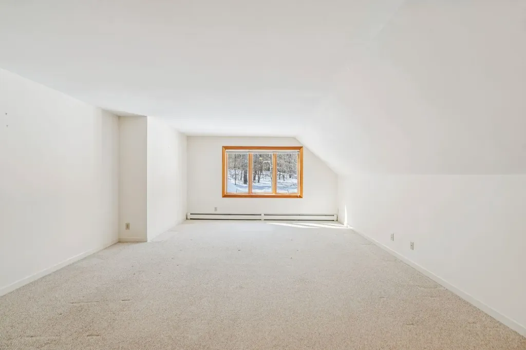 16 Hayfield Road Hanover NH 03750