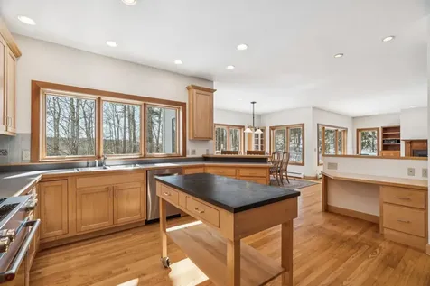16 Hayfield Road Hanover NH 03750