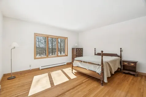 16 Hayfield Road Hanover NH 03750