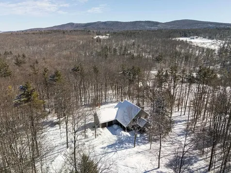 16 Hayfield Road Hanover NH 03750