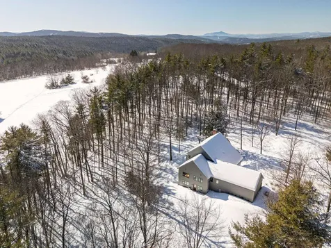 16 Hayfield Road Hanover NH 03750