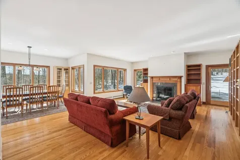 16 Hayfield Road Hanover NH 03750
