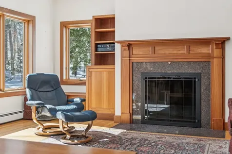 16 Hayfield Road Hanover NH 03750