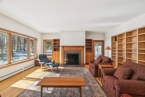 16 Hayfield Road Hanover NH 03750