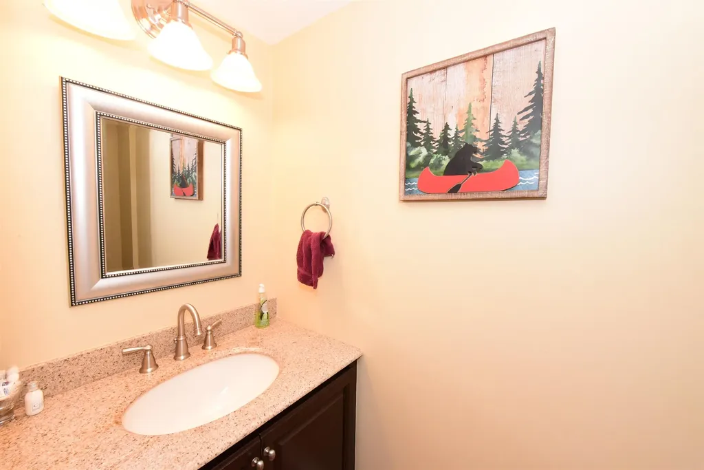 65 Bear Puddin Lane Conway NH 03860
