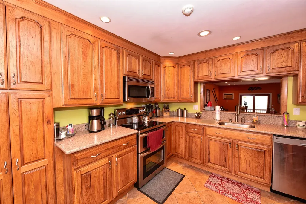 65 Bear Puddin Lane Conway NH 03860