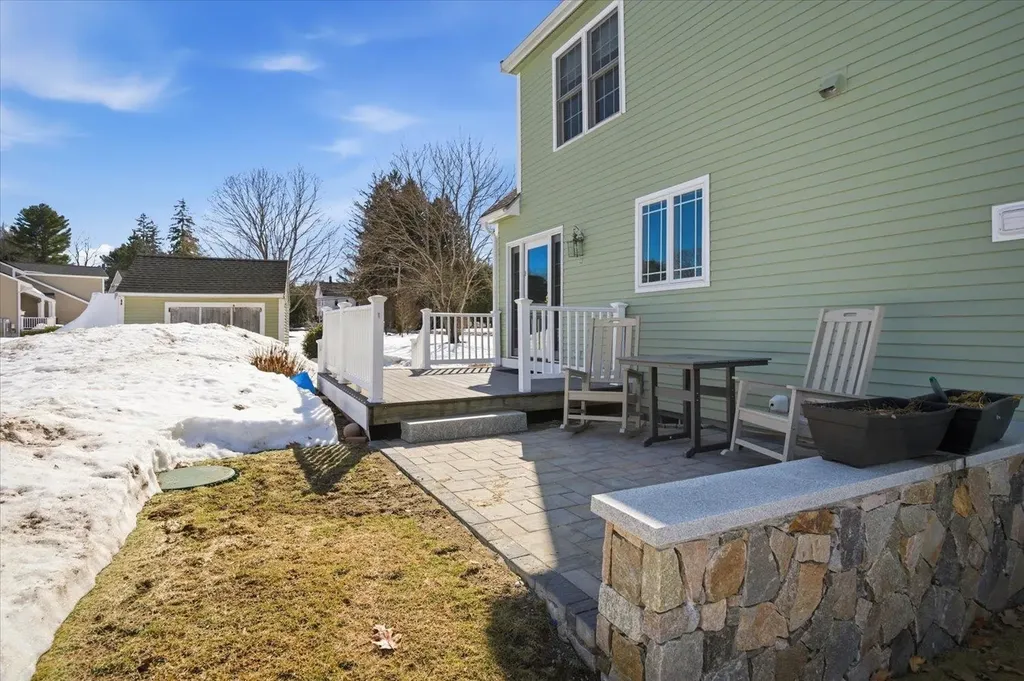 337 Exeter Road Hampton Falls NH 03844