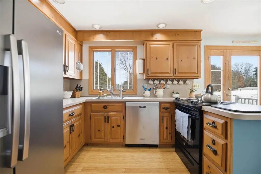 337 Exeter Road Hampton Falls NH 03844